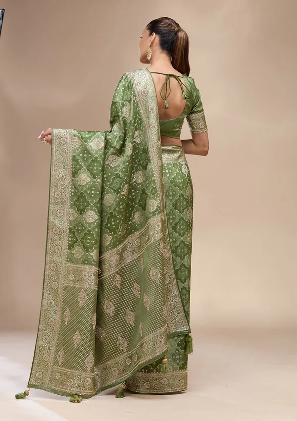 Leaf_Green_Zariwork_Silver_Art_Silk_Silk_Saree