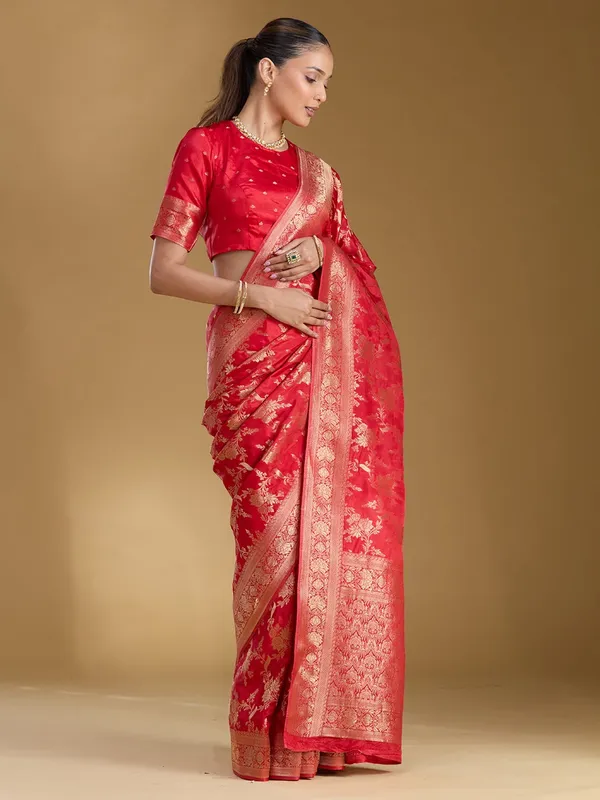 Red_Zariwork_Gold_Art_Silk_Silk_Saree