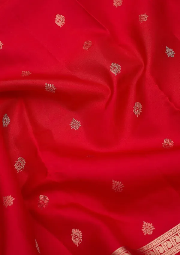 Red_Zariwork_Gold_Pure_Silk_Silk_Saree