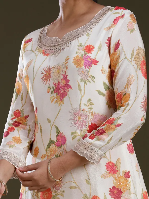 Cream_Printed_Chinon_Readymade_Salwar_Suit