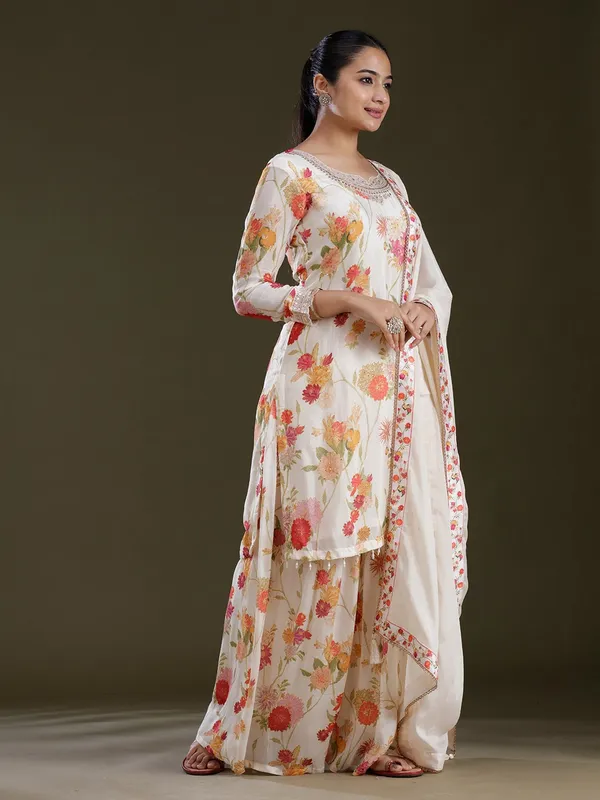 Cream_Printed_Chinon_Readymade_Salwar_Suit