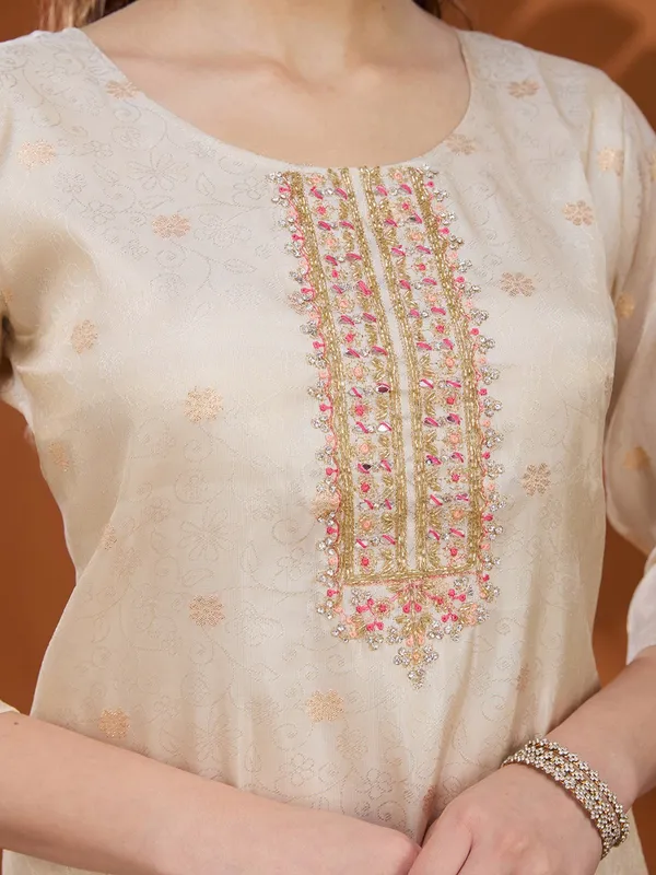 Cream_Threadwork_Brocade_Readymade_Salwar_Suit