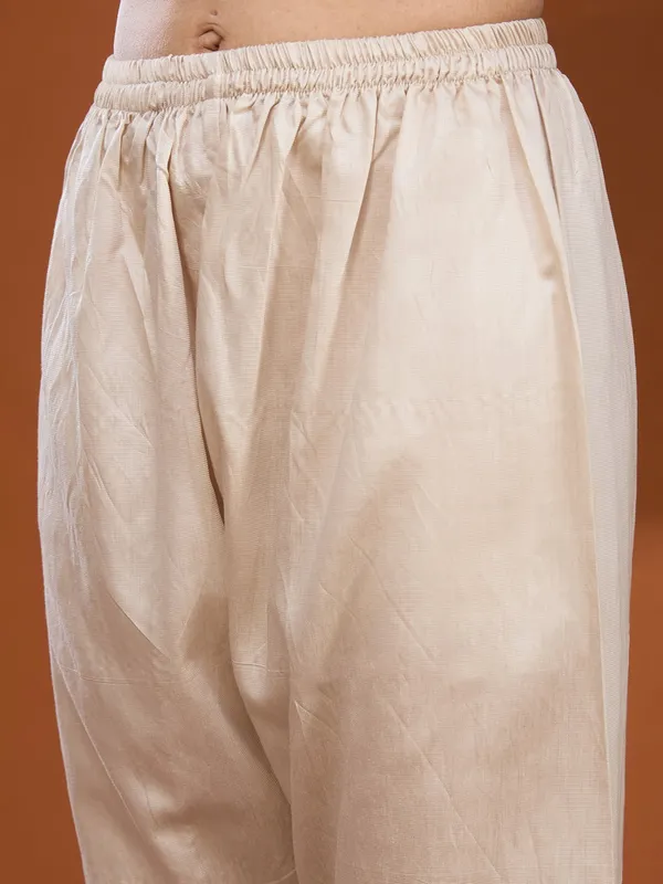 Off_White_Threadwork_Brocade_Readymade_Salwar_Suit