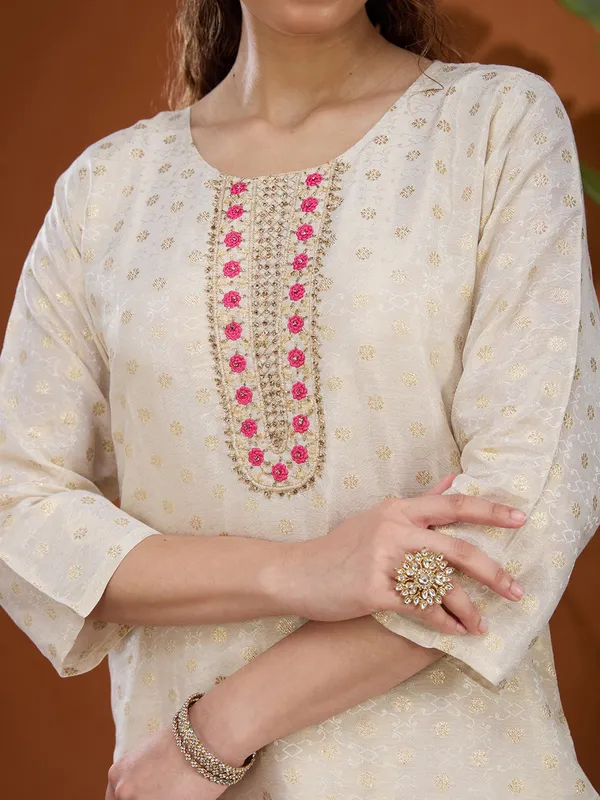 Off_White_Threadwork_Brocade_Readymade_Salwar_Suit