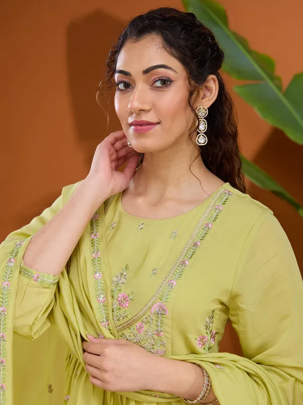 Pista_Green_Threadwork_Chanderi_Readymade_Salwar_Suit