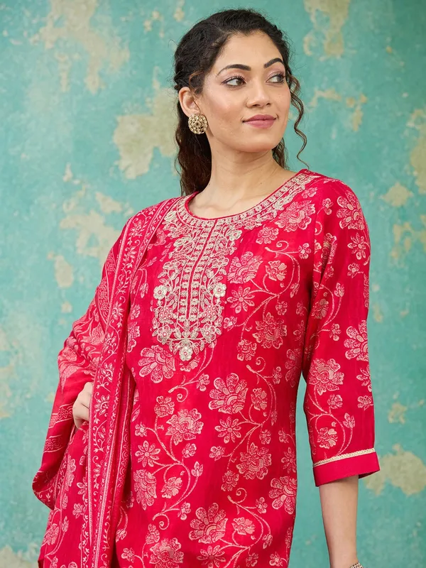 Rani_Pink_Threadwork_Chanderi_Readymade_Salwar_Suit