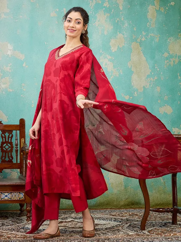 Red_Threadwork_Satin_Readymade_Salwar_Suit