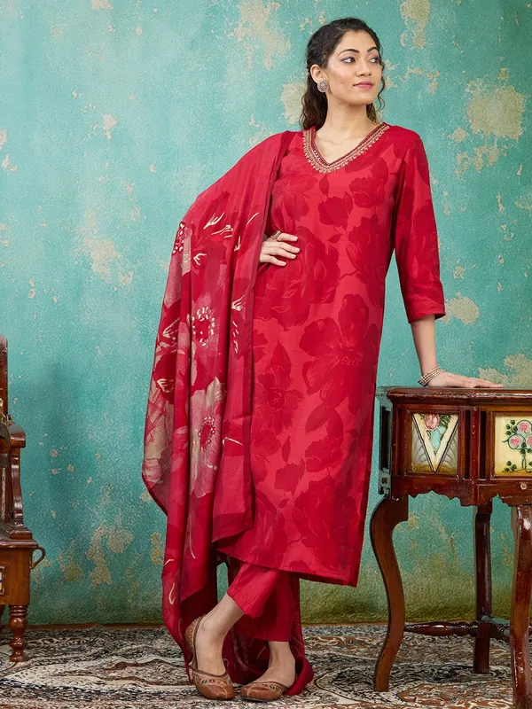 Red_Threadwork_Satin_Readymade_Salwar_Suit