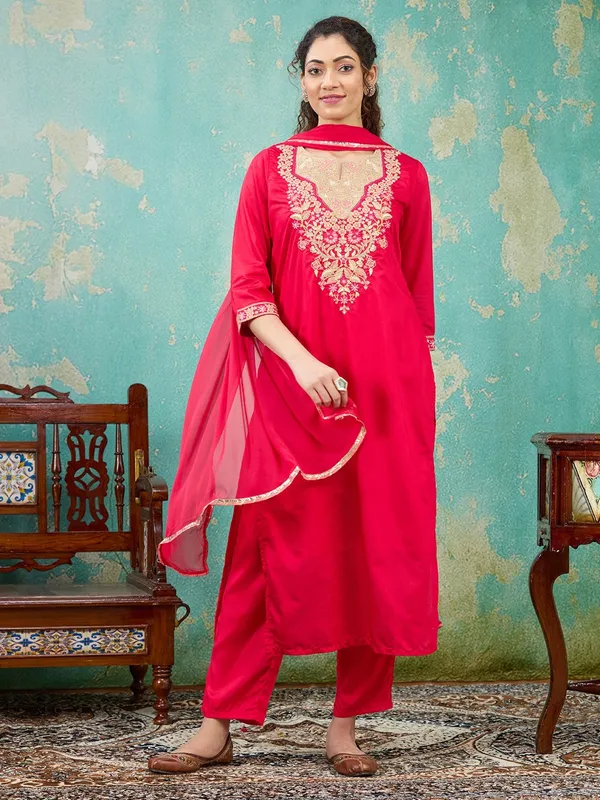 Red_Threadwork_Chanderi_Readymade_Salwar_Suit