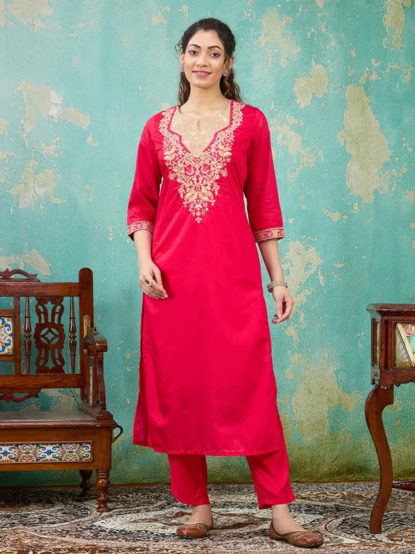 Red_Threadwork_Chanderi_Readymade_Salwar_Suit