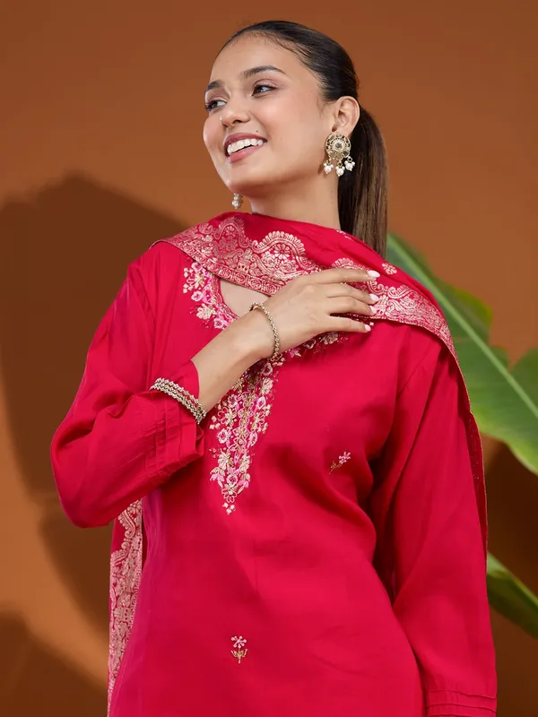 Rani_Pink_Threadwork_Chanderi_Readymade_Salwar_Suit