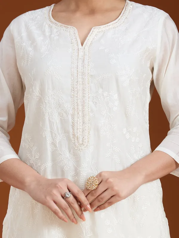 Cream_Threadwork_Chanderi_Readymade_Salwar_Suit