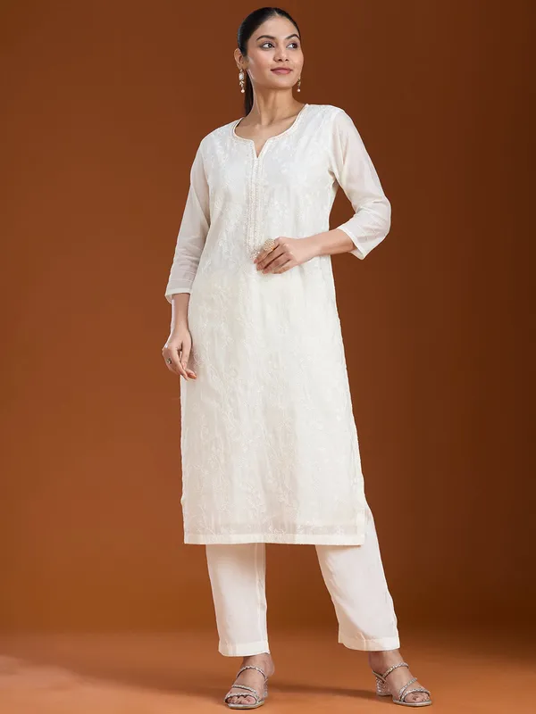 Cream_Threadwork_Chanderi_Readymade_Salwar_Suit