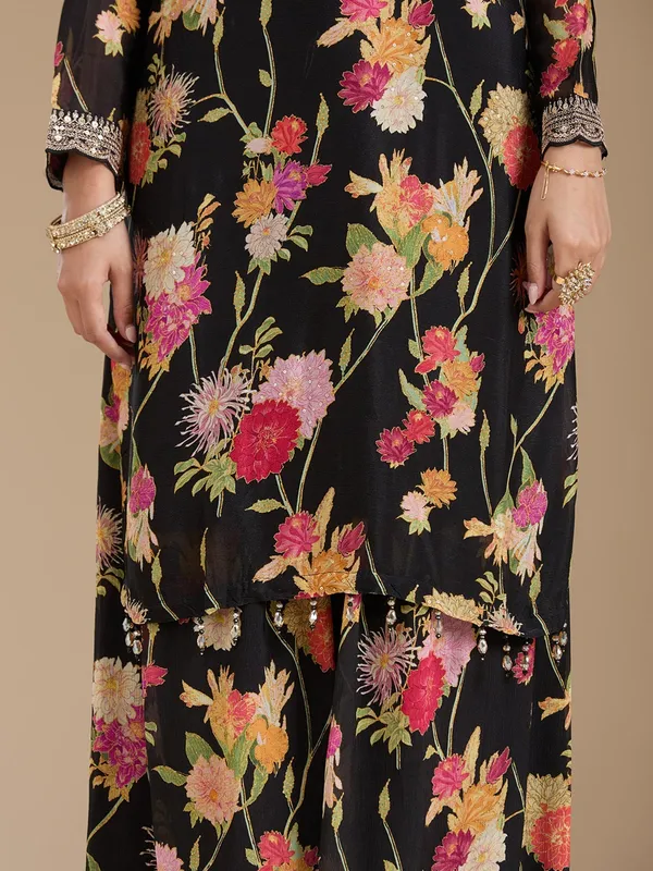 Black_Threadwork_Georgette_Readymade_Salwar_Suit