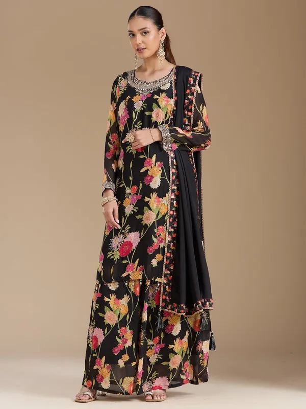Black_Threadwork_Georgette_Readymade_Salwar_Suit