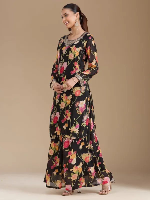 Black_Threadwork_Georgette_Readymade_Salwar_Suit