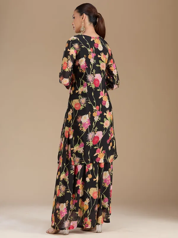 Black_Threadwork_Georgette_Readymade_Salwar_Suit