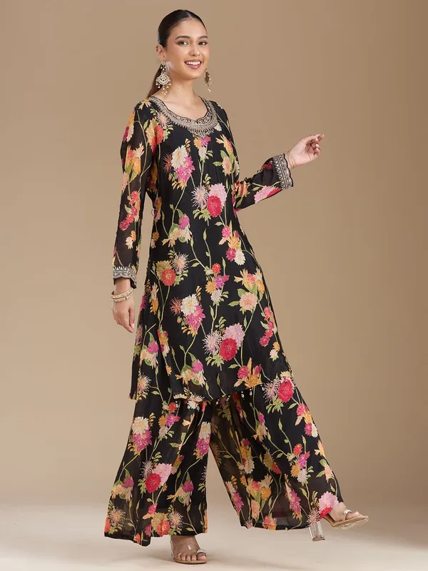 Black_Threadwork_Georgette_Readymade_Salwar_Suit