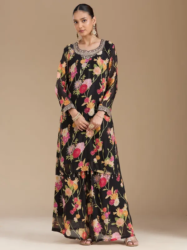Black_Threadwork_Georgette_Readymade_Salwar_Suit