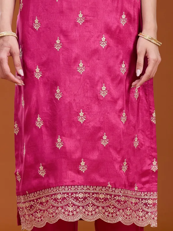 Rani_Pink_Threadwork_Dola_Silk_Readymade_Salwar_Suit