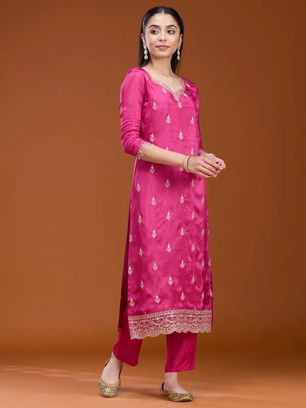 Rani_Pink_Threadwork_Dola_Silk_Readymade_Salwar_Suit