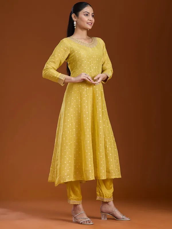 Mehandi_Green_Zariwork_Gold_Brocade_Readymade_Salwar_Suit