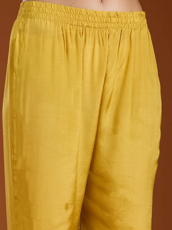 Mehandi_Green_Zariwork_Gold_Brocade_Readymade_Salwar_Suit