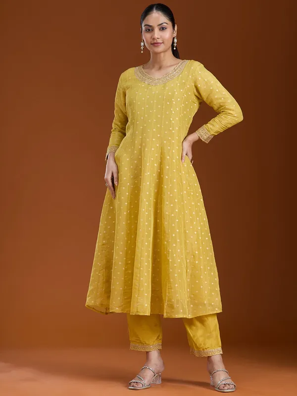 Mehandi_Green_Zariwork_Gold_Brocade_Readymade_Salwar_Suit