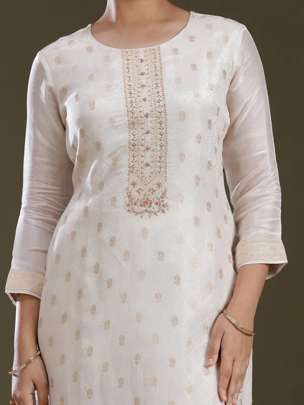 Cream_Zariwork_Gold_Brocade_Readymade_Salwar_Suit