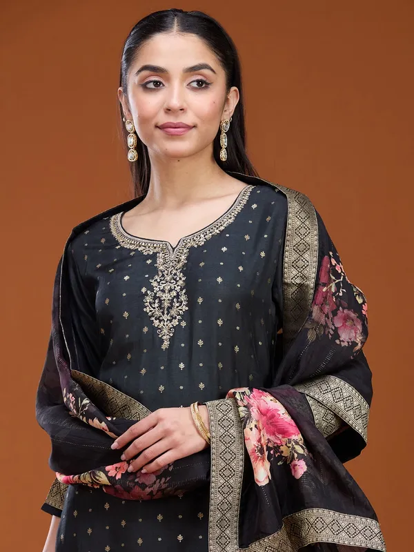 Black_Sequins_Dola_Silk_Readymade_Salwar_Suit