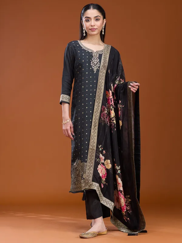 Black_Sequins_Dola_Silk_Readymade_Salwar_Suit