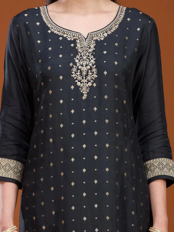 Black_Sequins_Dola_Silk_Readymade_Salwar_Suit