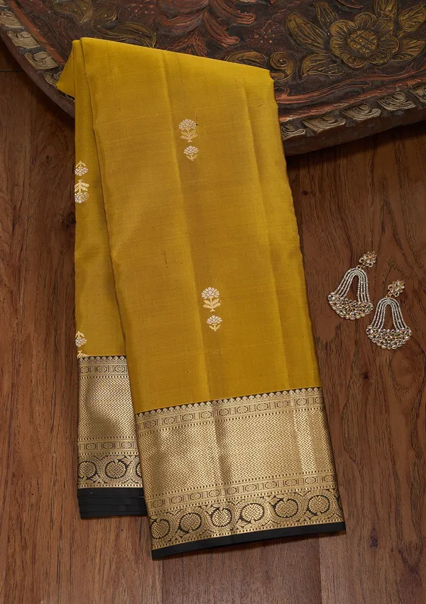 Mehendi_Zariwork_Gold_Silk_Silk_Saree