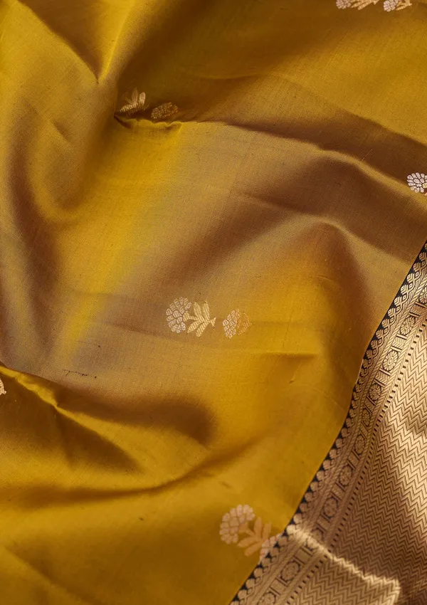 Mehendi_Zariwork_Gold_Silk_Silk_Saree