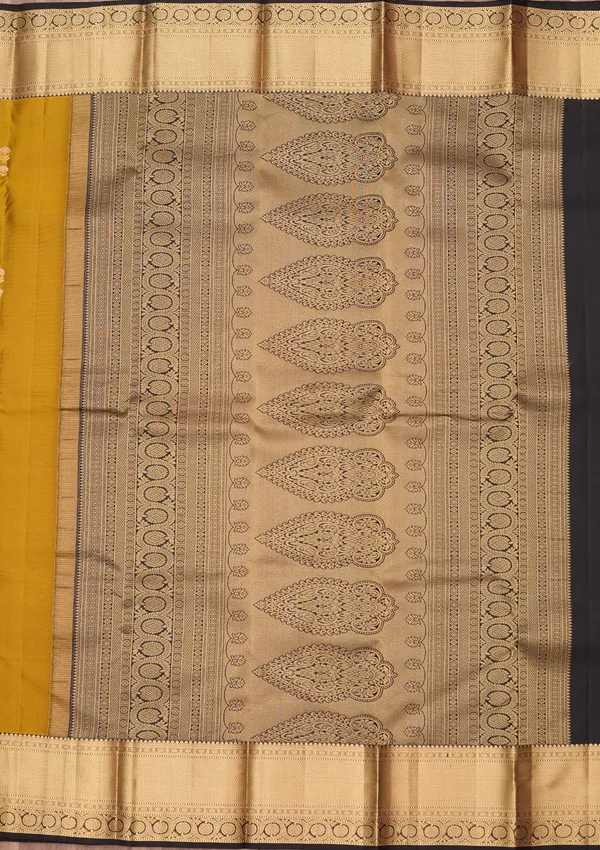 Mehendi_Zariwork_Gold_Silk_Silk_Saree