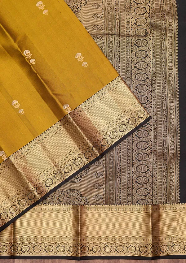 Mehendi_Zariwork_Gold_Silk_Silk_Saree