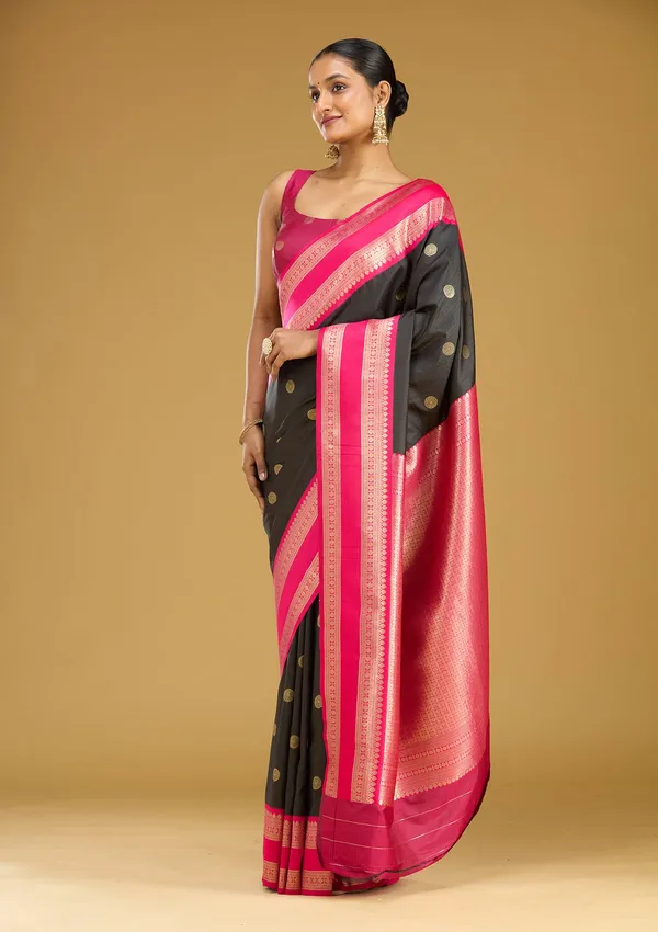 Black_Zariwork_Gold_Silk_Silk_Saree