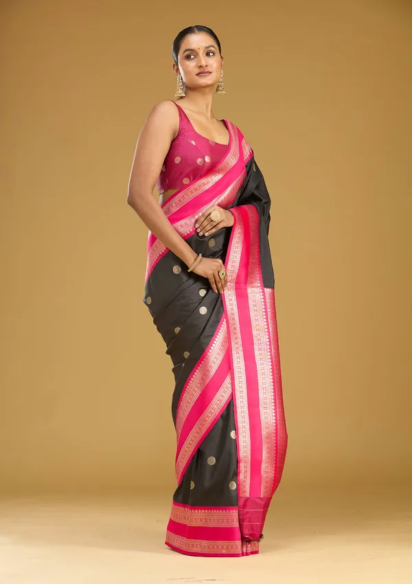 Black_Zariwork_Gold_Silk_Silk_Saree