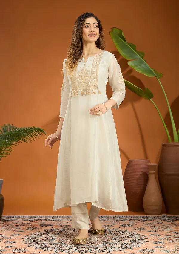 Off_White_Threadwork_Chanderi_Readymade_Salwar_Suit