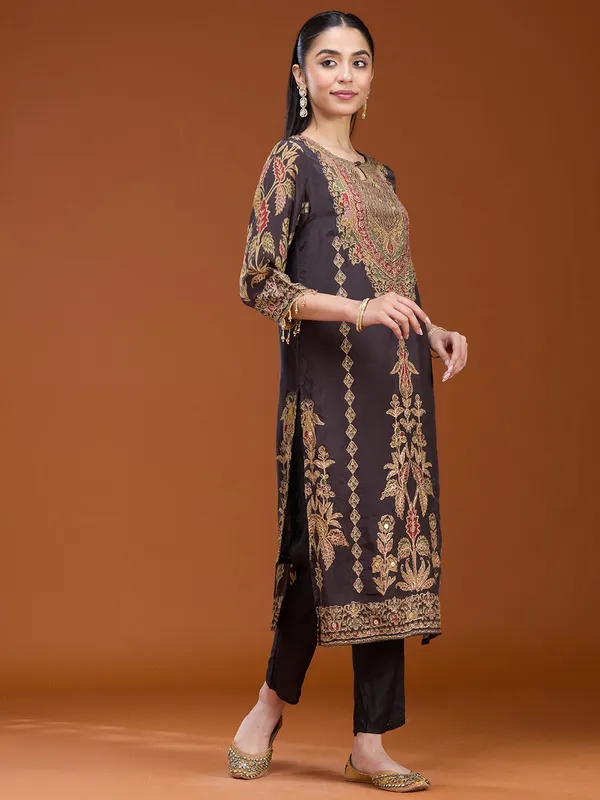 Black_Threadwork_Soft_Raw_Silk_Readymade_Salwar_Suit