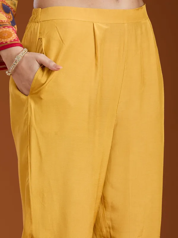 Yellow_Printed_Crepe_Readymade_Salwar_Suit