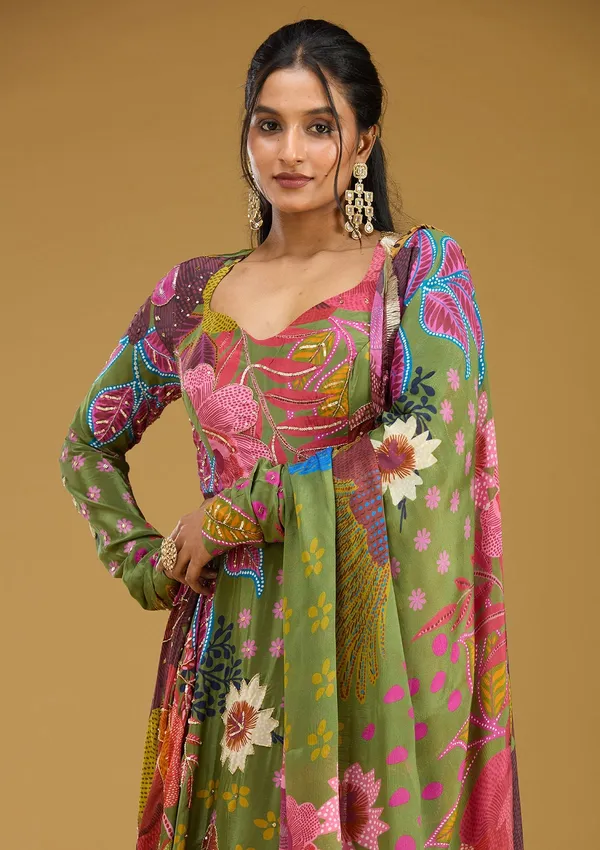Green_Cutdana_Crepe_Readymade_Salwar_Suit