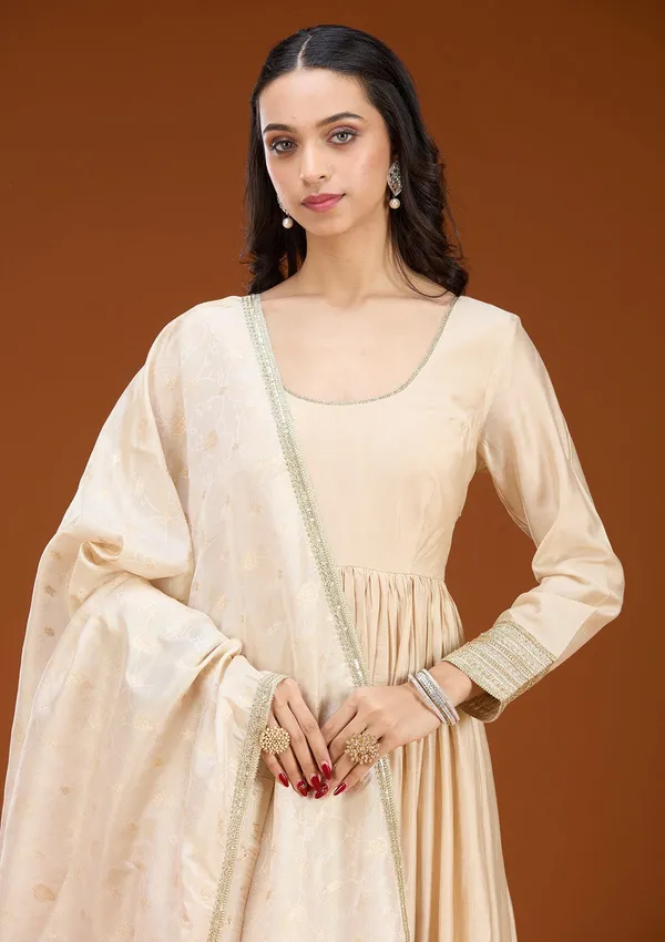 Cream_Threadwork_Tissue_Readymade_Salwar_Suit