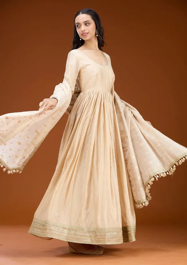 Cream_Threadwork_Tissue_Readymade_Salwar_Suit