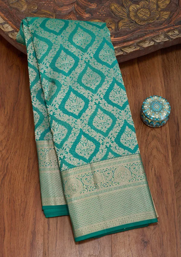Peacock_Green_Zariwork_Gold_Pure_Silk_Saree