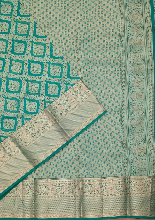 Peacock_Green_Zariwork_Gold_Pure_Silk_Saree
