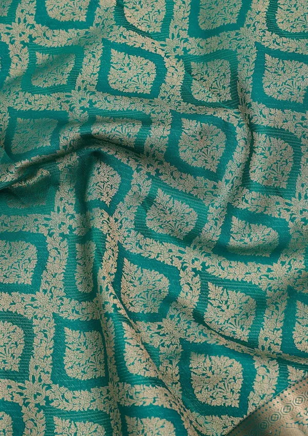 Peacock_Green_Zariwork_Gold_Pure_Silk_Saree