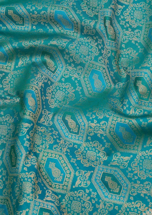 Peacock_Green_Silk_Jaal_Saree_With_Matching_Blouse_Piece