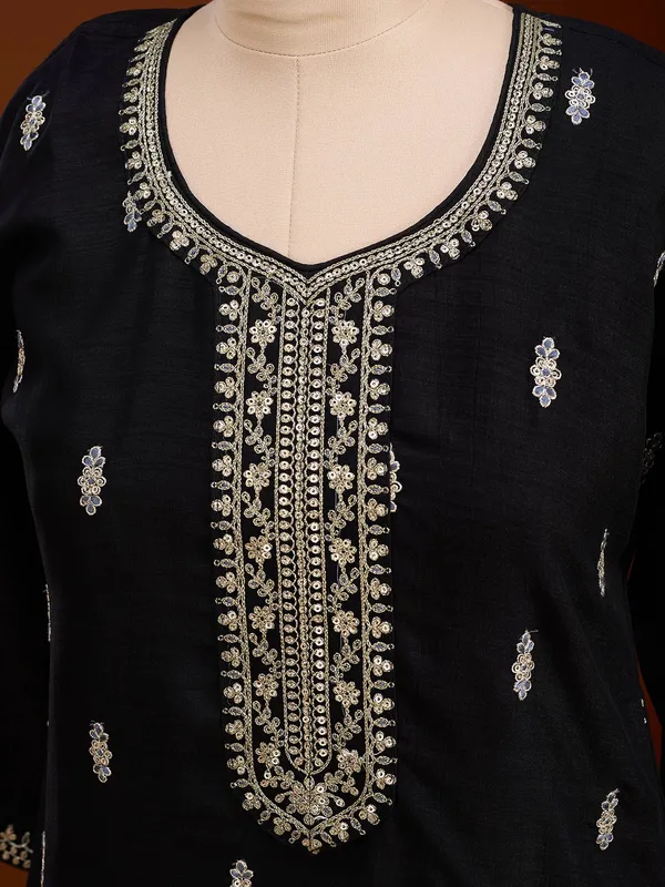 Black_Soft_Raw_Silk_Gold_Zariwork_Straight_Kurta_With_Pant_Regular_And_Dupatta