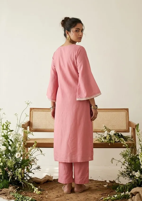 Gajari_Pink_Chanderi_Threadwork_Straight_Kurta_With_Pant_Regular_And_Dupatta
